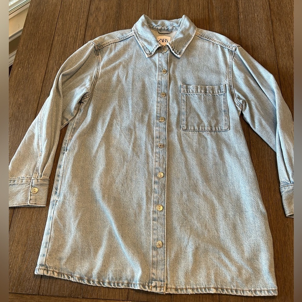 Zara Women’s Oversized Denim Shirt Dress. Size M-L Front Pocket.